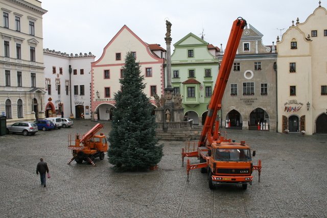 24. 11. 2009 Zdobení vánočního stromu na náměstí Svornosti v Českém Krumlově